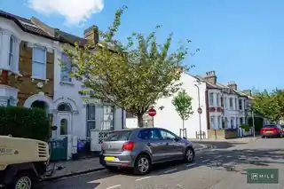 81 Purves Road, photo 3