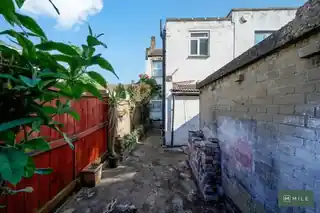 81 Purves Road, photo 2