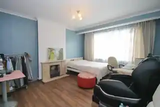 814 Greenford Road, photo 3