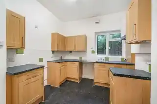 81A Manor Park Road, photo 4