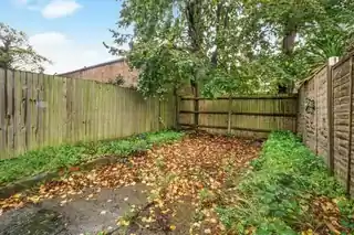 81A Manor Park Road, photo 2