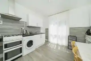 81A Mora Road, photo 3