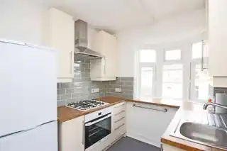 81A Stanley Road, photo 3