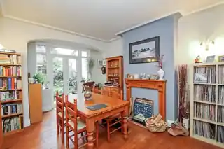 82 Canterbury Avenue, photo 4