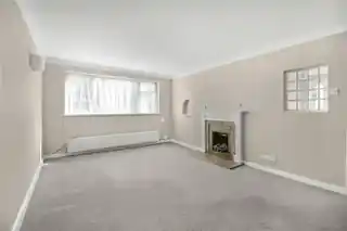 82 Crown Road, photo 2
