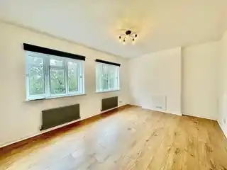 82 Granville Place, photo 2