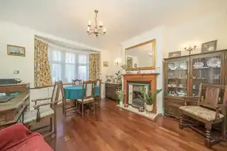 82 Harewood Road, photo 2