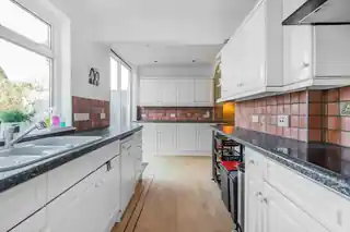 82 Portnalls Road, photo 4