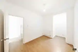 82 St Olaves Road, photo 3