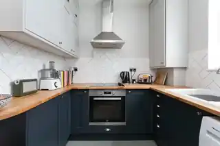 82 Vicarage Road, photo 3