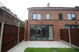 82B Aldersbrook Road, photo 3