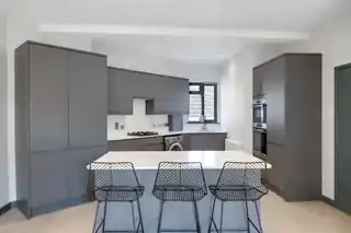 82B Church Road, photo 2