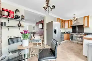 83 Avery Hill Road, photo 3