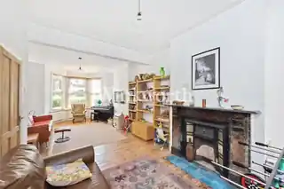 83 Falkland Road, photo 3