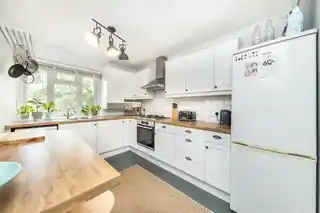 83 Fitzalan Street, photo 3