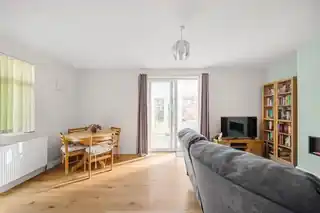 83 Little Heath Road, photo 4