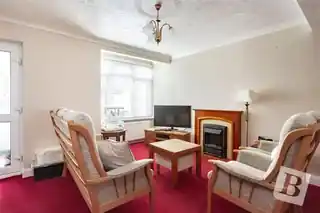 83 Oval Road North, photo 2