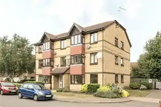 83 Sterling Gardens, photo 4