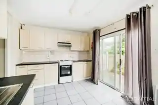 83 Varley Road, photo 4