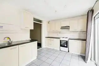 83 Varley Road, photo 3
