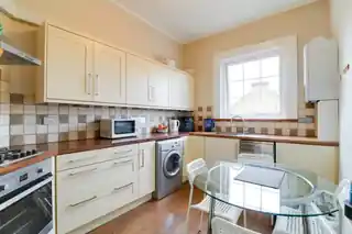 83A Friern Barnet Road, photo 2