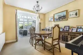 84 Exeter Road, photo 2