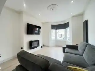 84 Lower Road, photo 2