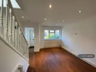 84 Northumberland Crescent, photo 3