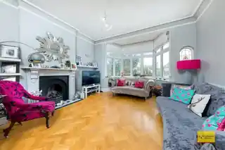 84 Old Park Ridings, photo 2