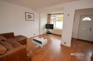 84 Rollesby Road, photo 3