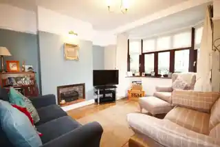 84 Rosebery Road, photo 2