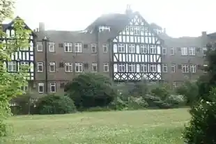 84 Tudor Close, photo 3