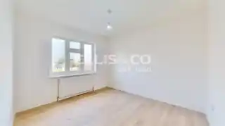 84 Willow Tree Lane, photo 4