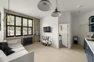 84A Church Road, photo 2