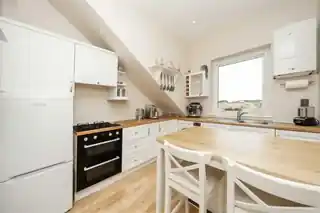 84C Chichele Road, photo 3