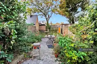 85 Clifden Road, photo 4