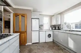 85 Ford Lane, photo 4