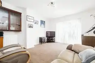 85 Ford Lane, photo 3