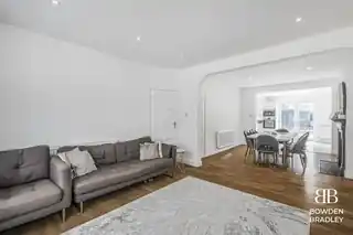 85 Greenleafe Drive, photo 2
