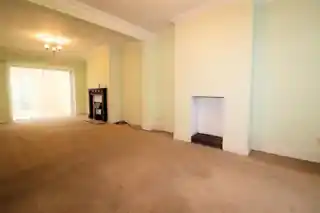 85 Hurst Road, photo 3
