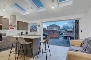 85 Kings Avenue, photo 4