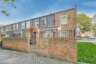 85 Langdale Close, photo 3
