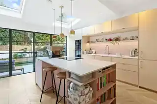 85 Mayfield Avenue, photo 2
