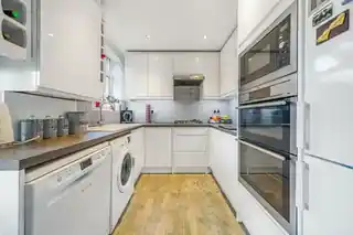 85 Paston Crescent, photo 3
