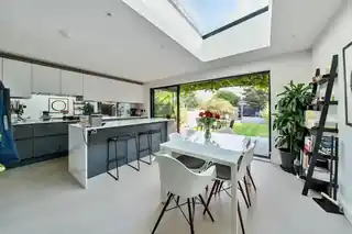 85 Southbourne Gardens, photo 2