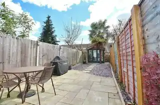 85 St Johns Road, photo 4