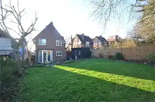 85 Sunnyfield, photo 2
