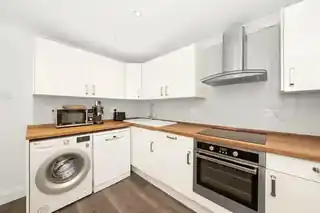 85B Waller Road, photo 3