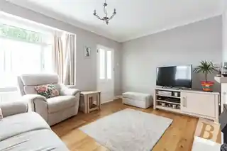 86 Elm Park Avenue, photo 4
