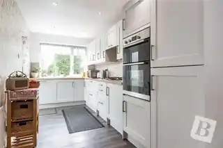86 Elm Park Avenue, photo 3